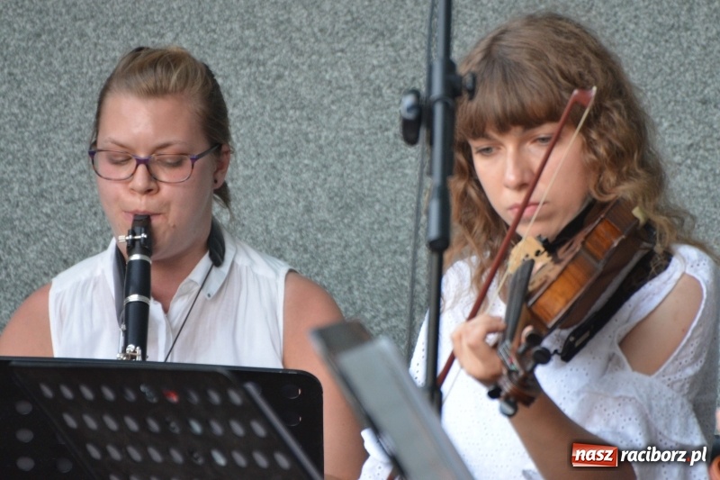 Zdjęcie w galerii na portalu naszraciborz.pl: Ostatni lipcowy koncert letni w parku Roth  wiadomości z regionu
