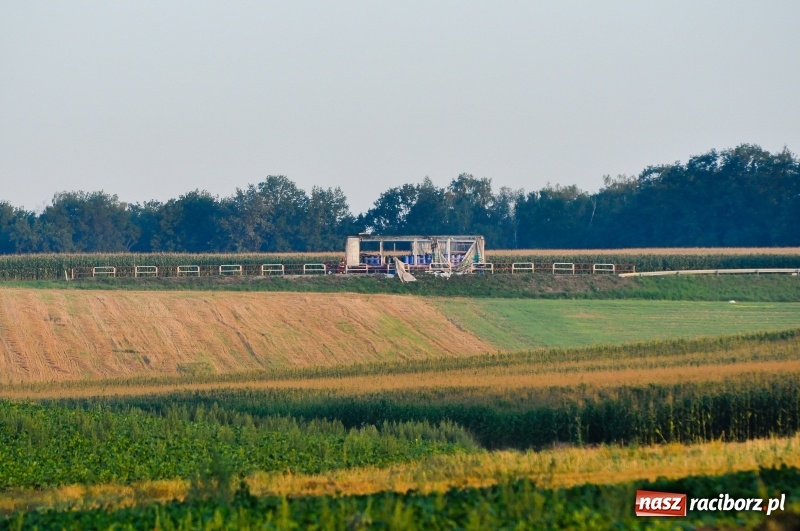 Zdjęcie w galerii na portalu naszraciborz.pl: Ponad pół miliona złotych strat w pożarze naczepy na DK 45  wiadomości z regionu