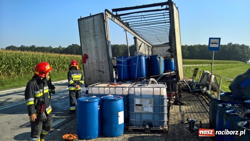 Zdjęcie w galerii na portalu naszraciborz.pl: Ponad pół miliona złotych strat w pożarze naczepy na DK 45  wiadomości z regionu