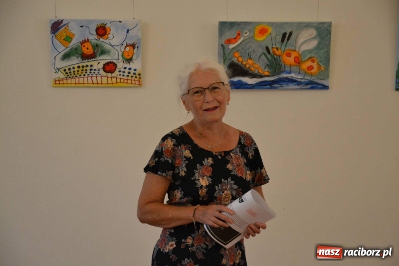 Zdjęcie w galerii na portalu naszraciborz.pl: Barwy i kształty dzieciństwa oraz Taki pejzaż – wernisaż wystawy na Zamku Piastowskim  wiadomości z regionu