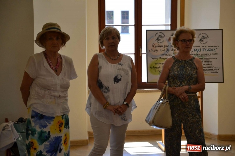 Zdjęcie w galerii na portalu naszraciborz.pl: Barwy i kształty dzieciństwa oraz Taki pejzaż – wernisaż wystawy na Zamku Piastowskim  wiadomości z regionu