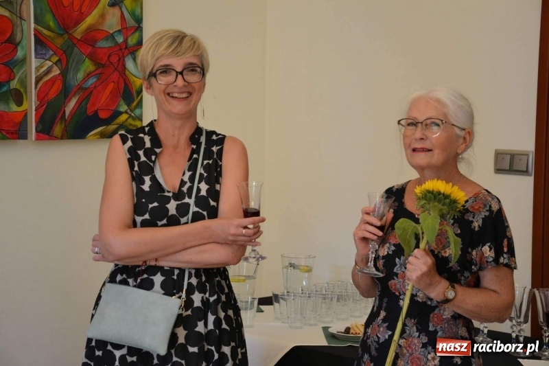 Zdjęcie w galerii na portalu naszraciborz.pl: Barwy i kształty dzieciństwa oraz Taki pejzaż – wernisaż wystawy na Zamku Piastowskim  wiadomości z regionu