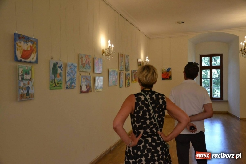 Zdjęcie w galerii na portalu naszraciborz.pl: Barwy i kształty dzieciństwa oraz Taki pejzaż – wernisaż wystawy na Zamku Piastowskim  wiadomości z regionu