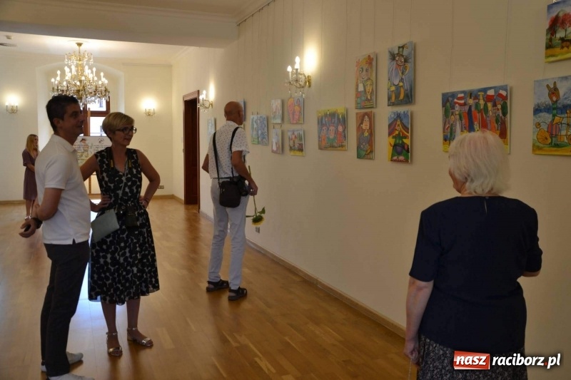 Zdjęcie w galerii na portalu naszraciborz.pl: Barwy i kształty dzieciństwa oraz Taki pejzaż – wernisaż wystawy na Zamku Piastowskim  wiadomości z regionu