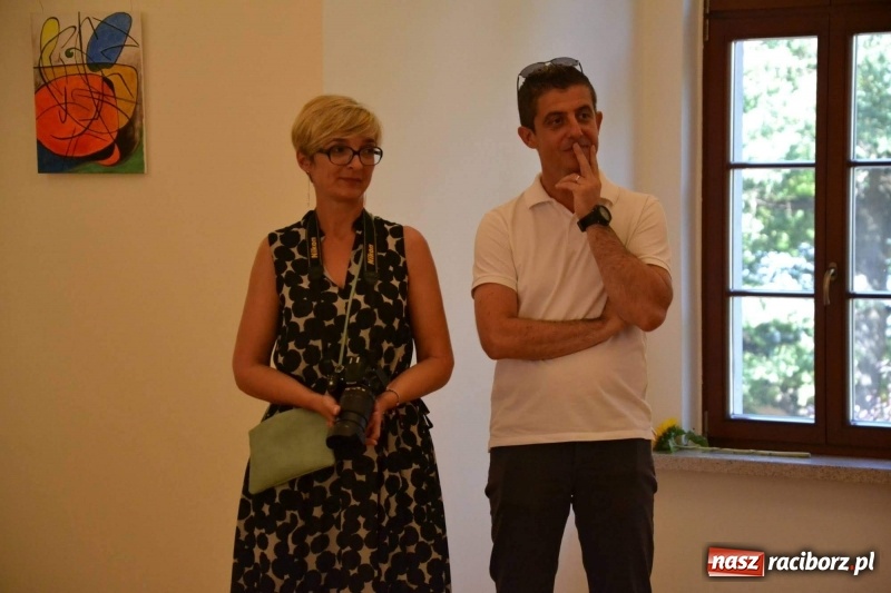 Zdjęcie w galerii na portalu naszraciborz.pl: Barwy i kształty dzieciństwa oraz Taki pejzaż – wernisaż wystawy na Zamku Piastowskim  wiadomości z regionu