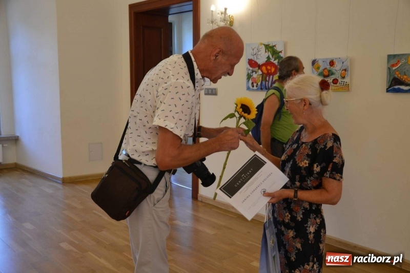 Zdjęcie w galerii na portalu naszraciborz.pl: Barwy i kształty dzieciństwa oraz Taki pejzaż – wernisaż wystawy na Zamku Piastowskim  wiadomości z regionu