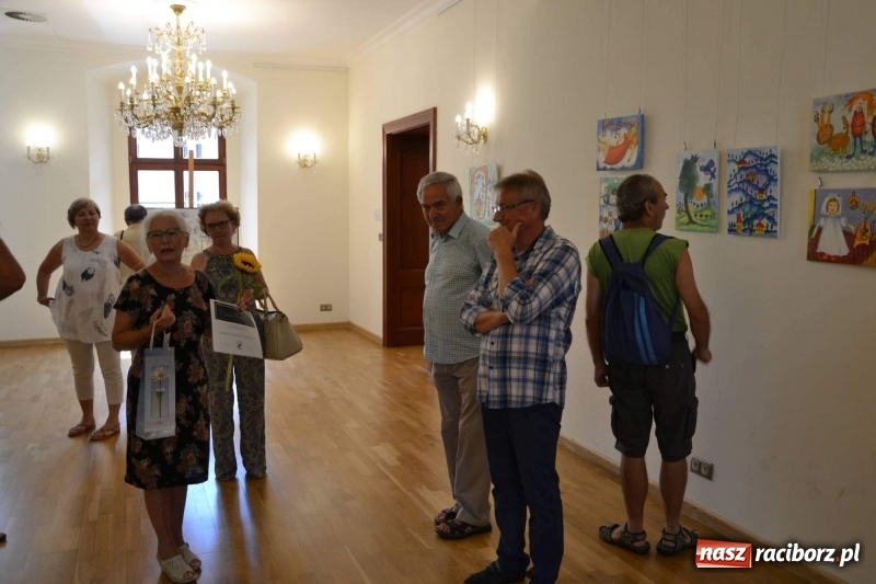 Zdjęcie w galerii na portalu naszraciborz.pl: Barwy i kształty dzieciństwa oraz Taki pejzaż – wernisaż wystawy na Zamku Piastowskim  wiadomości z regionu