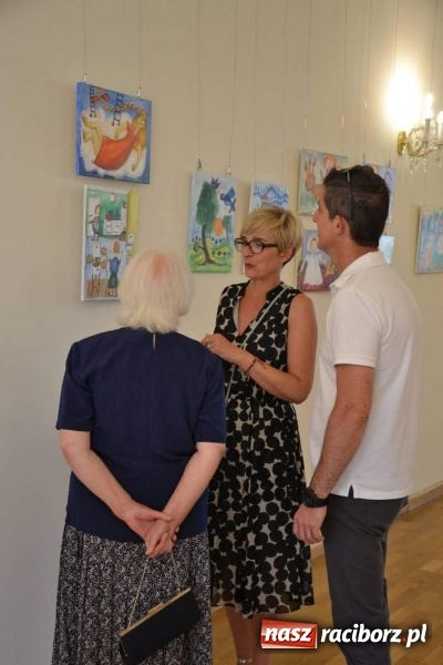 Zdjęcie w galerii na portalu naszraciborz.pl: Barwy i kształty dzieciństwa oraz Taki pejzaż – wernisaż wystawy na Zamku Piastowskim  wiadomości z regionu