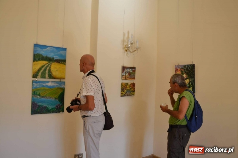 Zdjęcie w galerii na portalu naszraciborz.pl: Barwy i kształty dzieciństwa oraz Taki pejzaż – wernisaż wystawy na Zamku Piastowskim  wiadomości z regionu