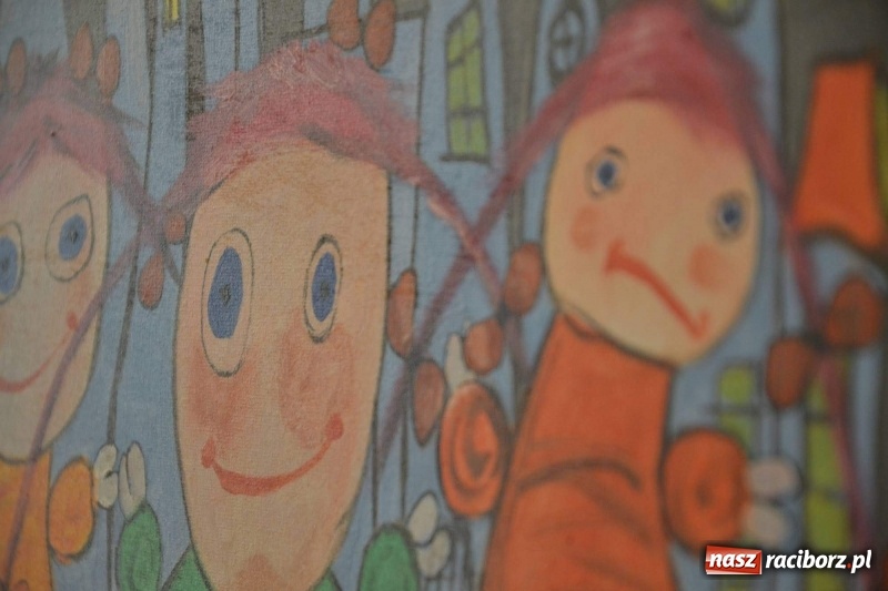 Zdjęcie w galerii na portalu naszraciborz.pl: Barwy i kształty dzieciństwa oraz Taki pejzaż – wernisaż wystawy na Zamku Piastowskim  wiadomości z regionu