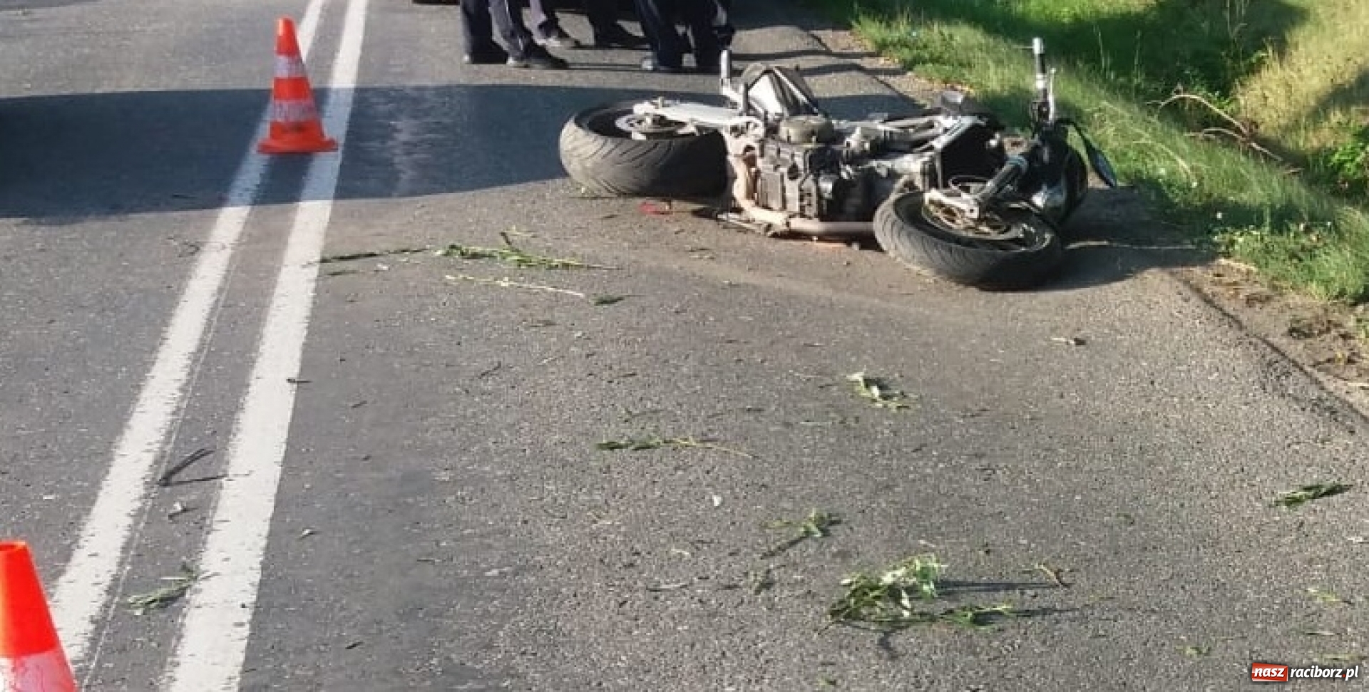 Zdjęcie w galerii na portalu naszraciborz.pl: Wypadek na trasie Racibórz-Zawada Książęca. Ranna pasażerka motocykla wiadomości z regionu