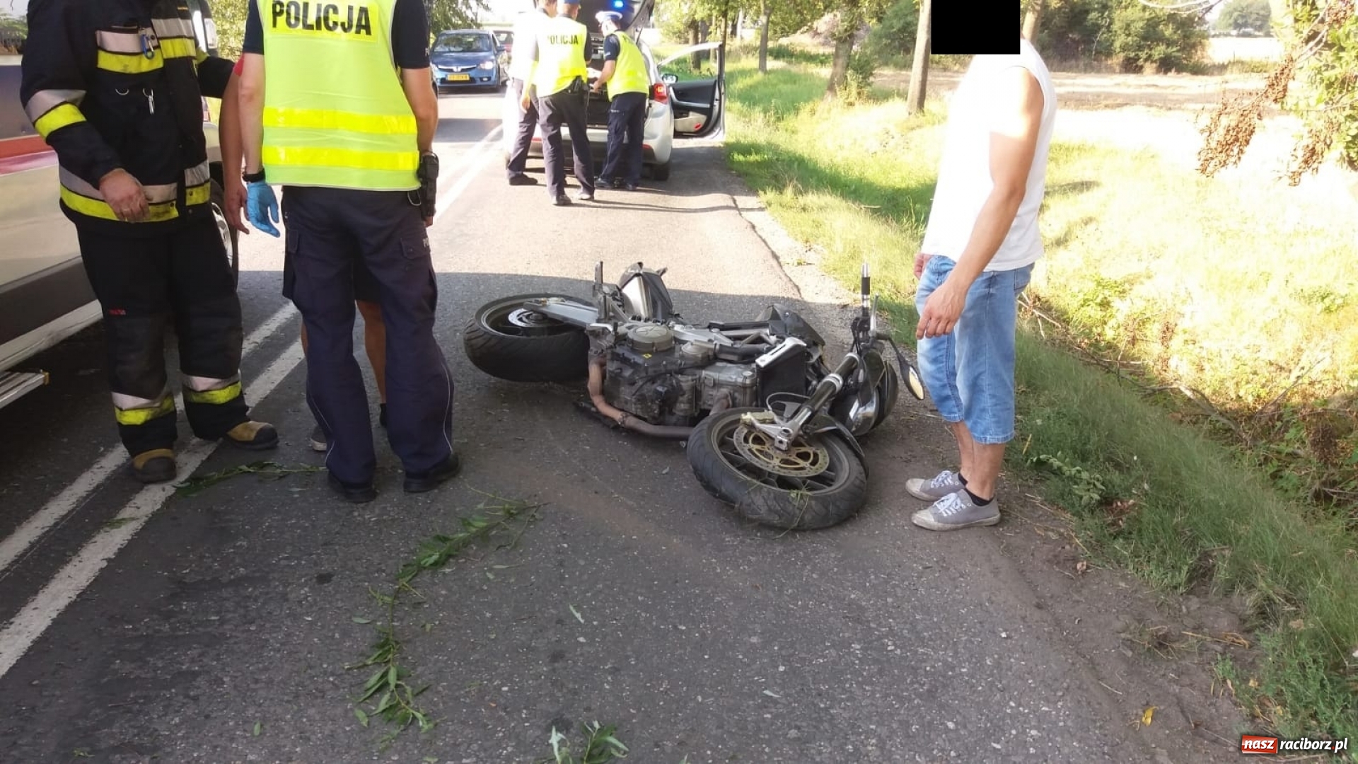 Zdjęcie w galerii na portalu naszraciborz.pl: Wypadek na trasie Racibórz-Zawada Książęca. Ranna pasażerka motocykla wiadomości z regionu