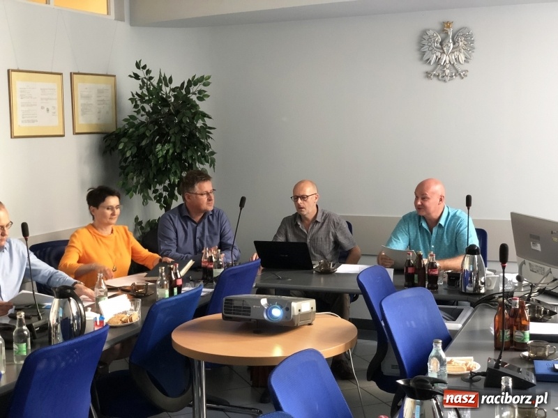 Zdjęcie w galerii na portalu naszraciborz.pl: Młodzież znów garnie się do liceów. Władze powiatu nie są zadowolone z tej tendencji  wiadomości z regionu