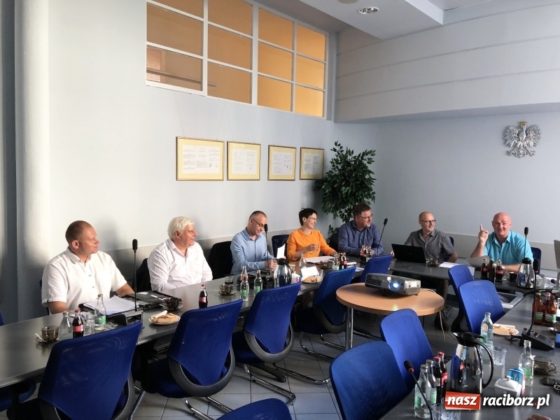 Zdjęcie w galerii na portalu naszraciborz.pl: Młodzież znów garnie się do liceów. Władze powiatu nie są zadowolone z tej tendencji  wiadomości z regionu