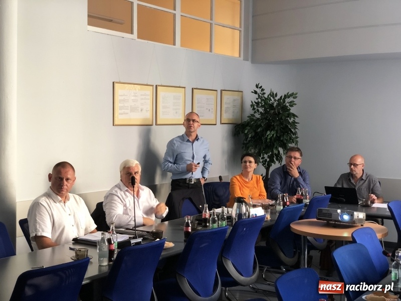 Zdjęcie w galerii na portalu naszraciborz.pl: Młodzież znów garnie się do liceów. Władze powiatu nie są zadowolone z tej tendencji  wiadomości z regionu