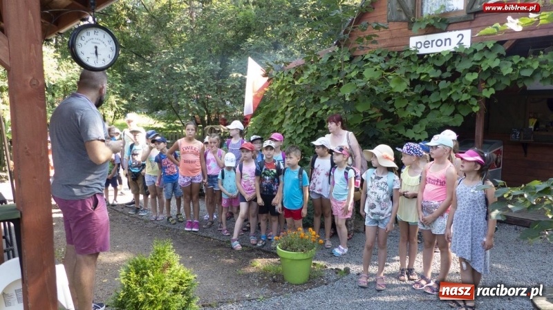 Zdjęcie w galerii na portalu naszraciborz.pl: Uff - jak gorąco! Lato z Biblioteką z wizytą w Stacyjkowie wiadomości z regionu
