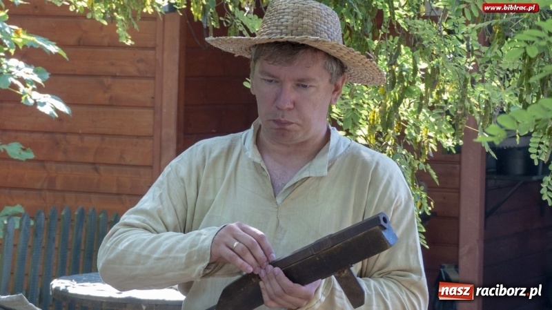 Zdjęcie w galerii na portalu naszraciborz.pl: Uff - jak gorąco! Lato z Biblioteką z wizytą w Stacyjkowie wiadomości z regionu