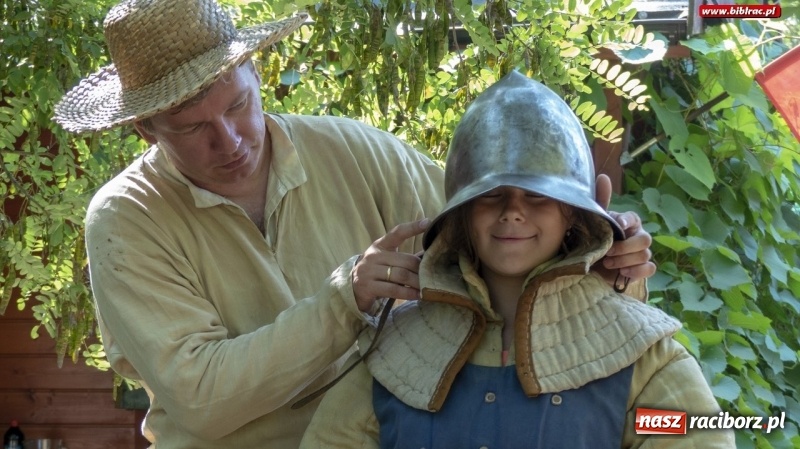 Zdjęcie w galerii na portalu naszraciborz.pl: Uff - jak gorąco! Lato z Biblioteką z wizytą w Stacyjkowie wiadomości z regionu