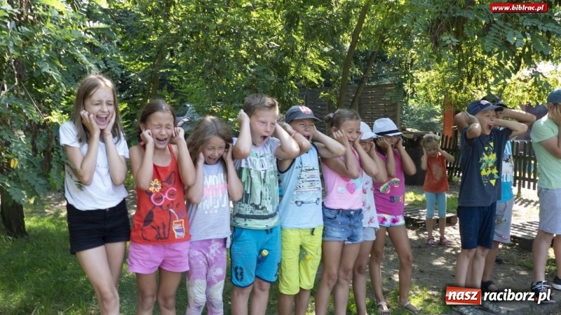 Zdjęcie w galerii na portalu naszraciborz.pl: Uff - jak gorąco! Lato z Biblioteką z wizytą w Stacyjkowie wiadomości z regionu