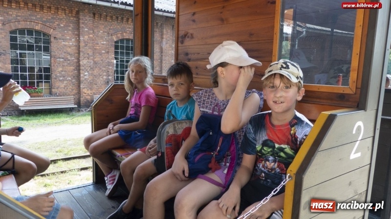 Zdjęcie w galerii na portalu naszraciborz.pl: Uff - jak gorąco! Lato z Biblioteką z wizytą w Stacyjkowie wiadomości z regionu