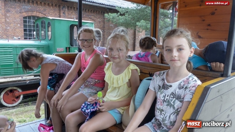 Zdjęcie w galerii na portalu naszraciborz.pl: Uff - jak gorąco! Lato z Biblioteką z wizytą w Stacyjkowie wiadomości z regionu