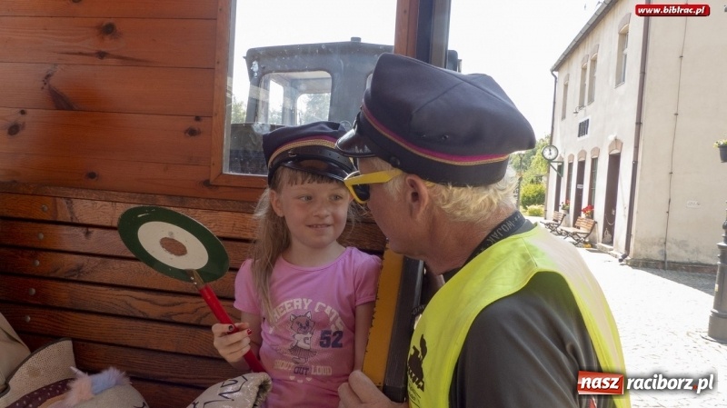 Zdjęcie w galerii na portalu naszraciborz.pl: Uff - jak gorąco! Lato z Biblioteką z wizytą w Stacyjkowie wiadomości z regionu