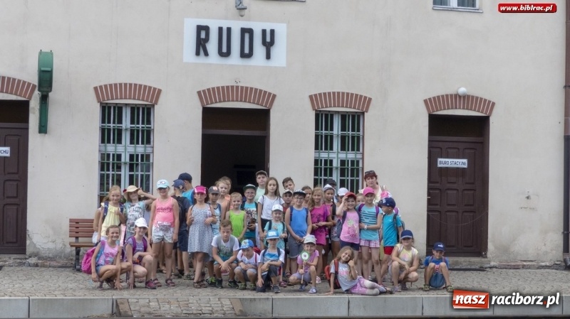 Zdjęcie w galerii na portalu naszraciborz.pl: Uff - jak gorąco! Lato z Biblioteką z wizytą w Stacyjkowie wiadomości z regionu