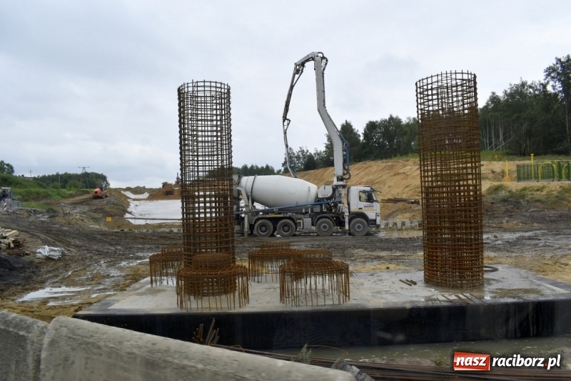 Zdjęcie w galerii na portalu naszraciborz.pl: Gotowy jest pierwszy kilometr drogi Racibórz-Pszczyna wiadomości z regionu