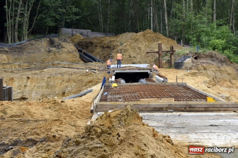 Zdjęcie w galerii na portalu naszraciborz.pl: Gotowy jest pierwszy kilometr drogi Racibórz-Pszczyna wiadomości z regionu