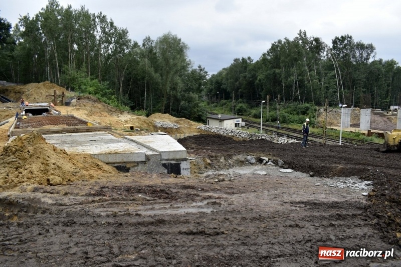 Zdjęcie w galerii na portalu naszraciborz.pl: Gotowy jest pierwszy kilometr drogi Racibórz-Pszczyna wiadomości z regionu