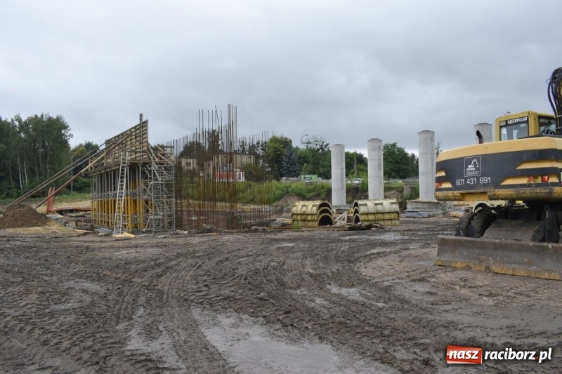 Zdjęcie w galerii na portalu naszraciborz.pl: Gotowy jest pierwszy kilometr drogi Racibórz-Pszczyna wiadomości z regionu