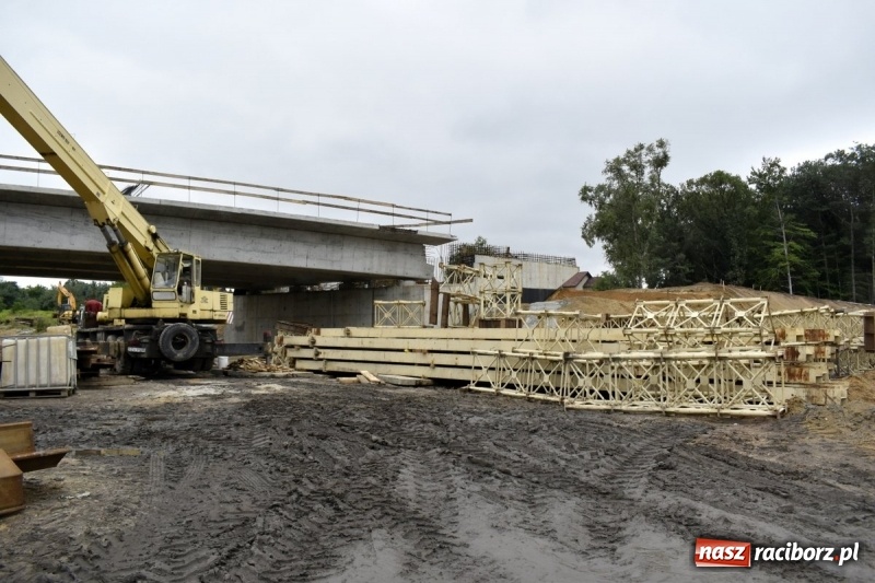 Zdjęcie w galerii na portalu naszraciborz.pl: Gotowy jest pierwszy kilometr drogi Racibórz-Pszczyna wiadomości z regionu