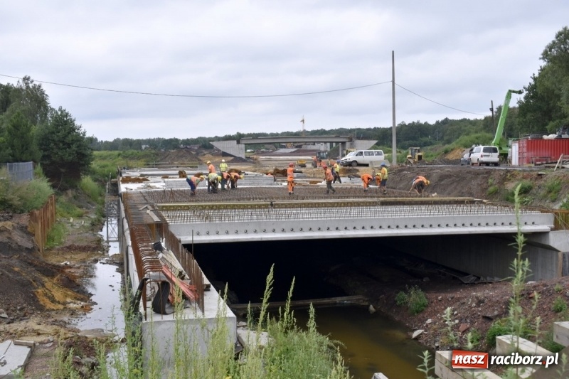 Zdjęcie w galerii na portalu naszraciborz.pl: Gotowy jest pierwszy kilometr drogi Racibórz-Pszczyna wiadomości z regionu