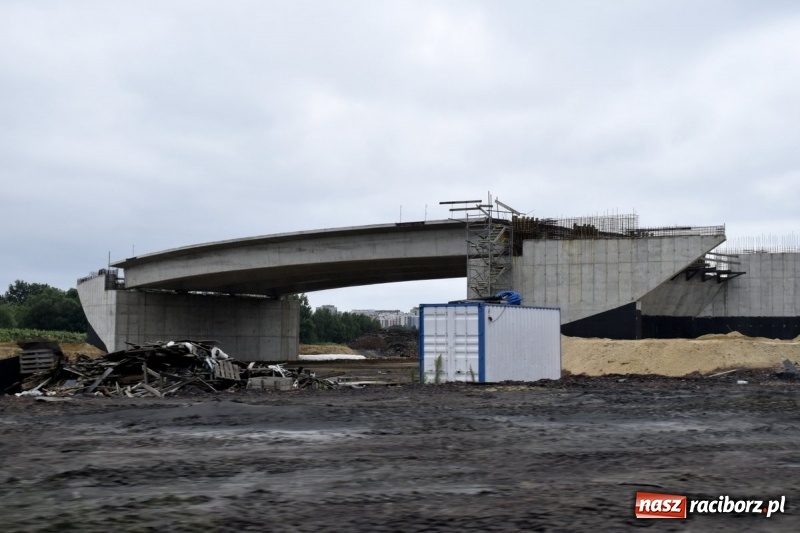 Zdjęcie w galerii na portalu naszraciborz.pl: Gotowy jest pierwszy kilometr drogi Racibórz-Pszczyna wiadomości z regionu