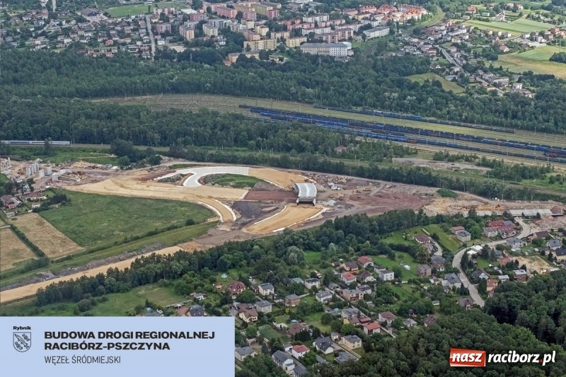 Zdjęcie w galerii na portalu naszraciborz.pl: Gotowy jest pierwszy kilometr drogi Racibórz-Pszczyna wiadomości z regionu
