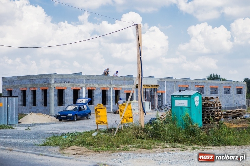 Zdjęcie w galerii na portalu naszraciborz.pl: W strefie gospodarczej przy Bartka Lasoty trwa już budowa hal i magazynów  wiadomości z regionu