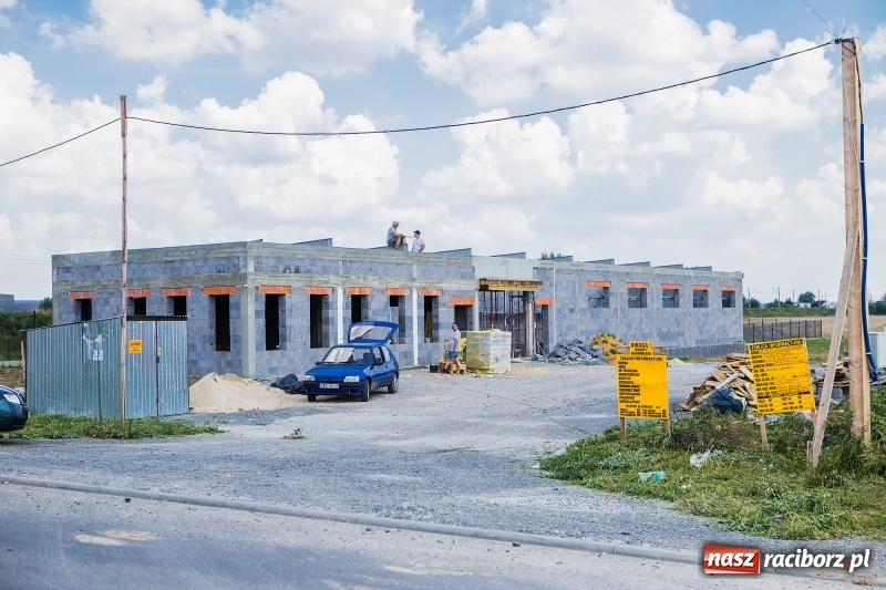 Zdjęcie w galerii na portalu naszraciborz.pl: W strefie gospodarczej przy Bartka Lasoty trwa już budowa hal i magazynów  wiadomości z regionu