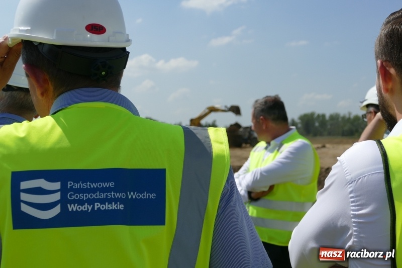 Zdjęcie w galerii na portalu naszraciborz.pl: Na placu budowy zbiornika Racibórz FOTO  wiadomości z regionu