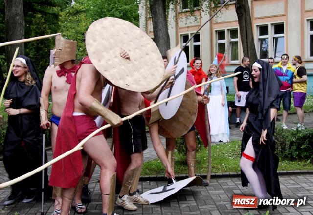 Zdjęcie w galerii na portalu naszraciborz.pl: Juwenalia - rządy Bachusa i... Chmielusa wiadomości z regionu