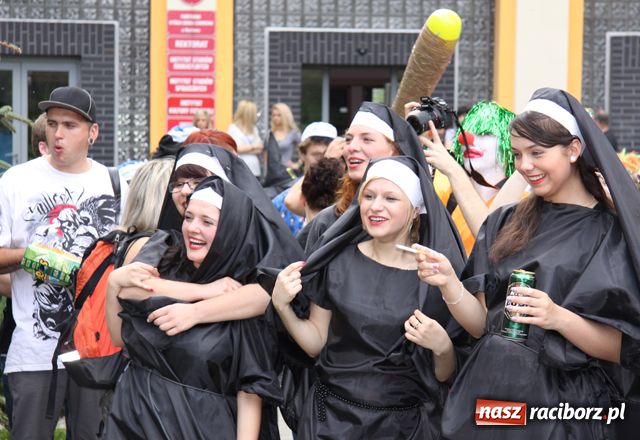 Zdjęcie w galerii na portalu naszraciborz.pl: Juwenalia - rządy Bachusa i... Chmielusa wiadomości z regionu