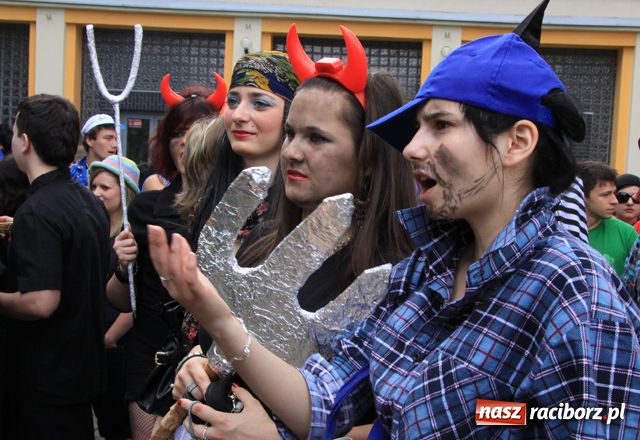 Zdjęcie w galerii na portalu naszraciborz.pl: Juwenalia - rządy Bachusa i... Chmielusa wiadomości z regionu