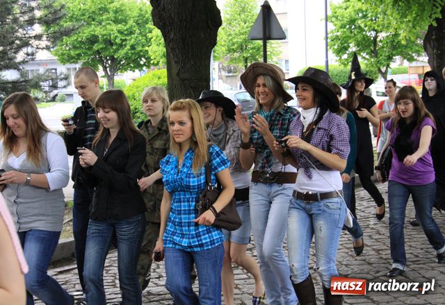 Zdjęcie w galerii na portalu naszraciborz.pl: Juwenalia - rządy Bachusa i... Chmielusa wiadomości z regionu