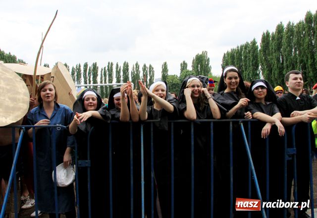 Zdjęcie w galerii na portalu naszraciborz.pl: Juwenalia - rządy Bachusa i... Chmielusa wiadomości z regionu