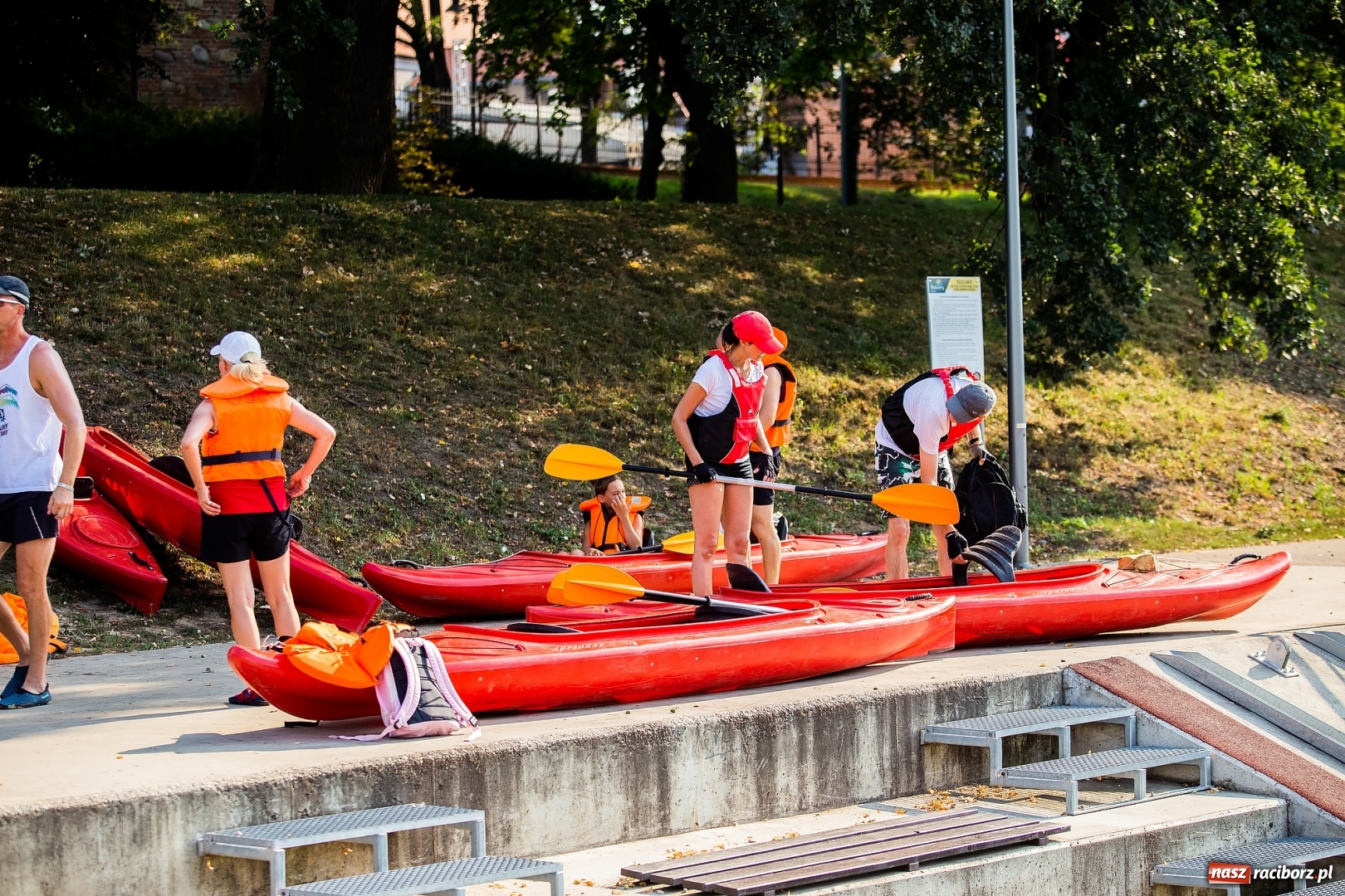 Zdjęcie w galerii na portalu naszraciborz.pl: Z nurtem Odry i w górę Ulgi, czyli spływ kajakowy Pętlą Diabeusza wiadomości z regionu