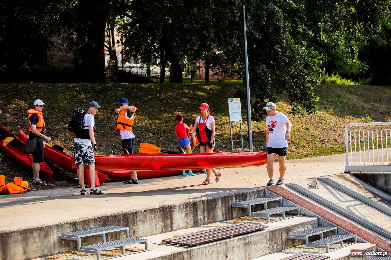 Zdjęcie w galerii na portalu naszraciborz.pl: Z nurtem Odry i w górę Ulgi, czyli spływ kajakowy Pętlą Diabeusza wiadomości z regionu