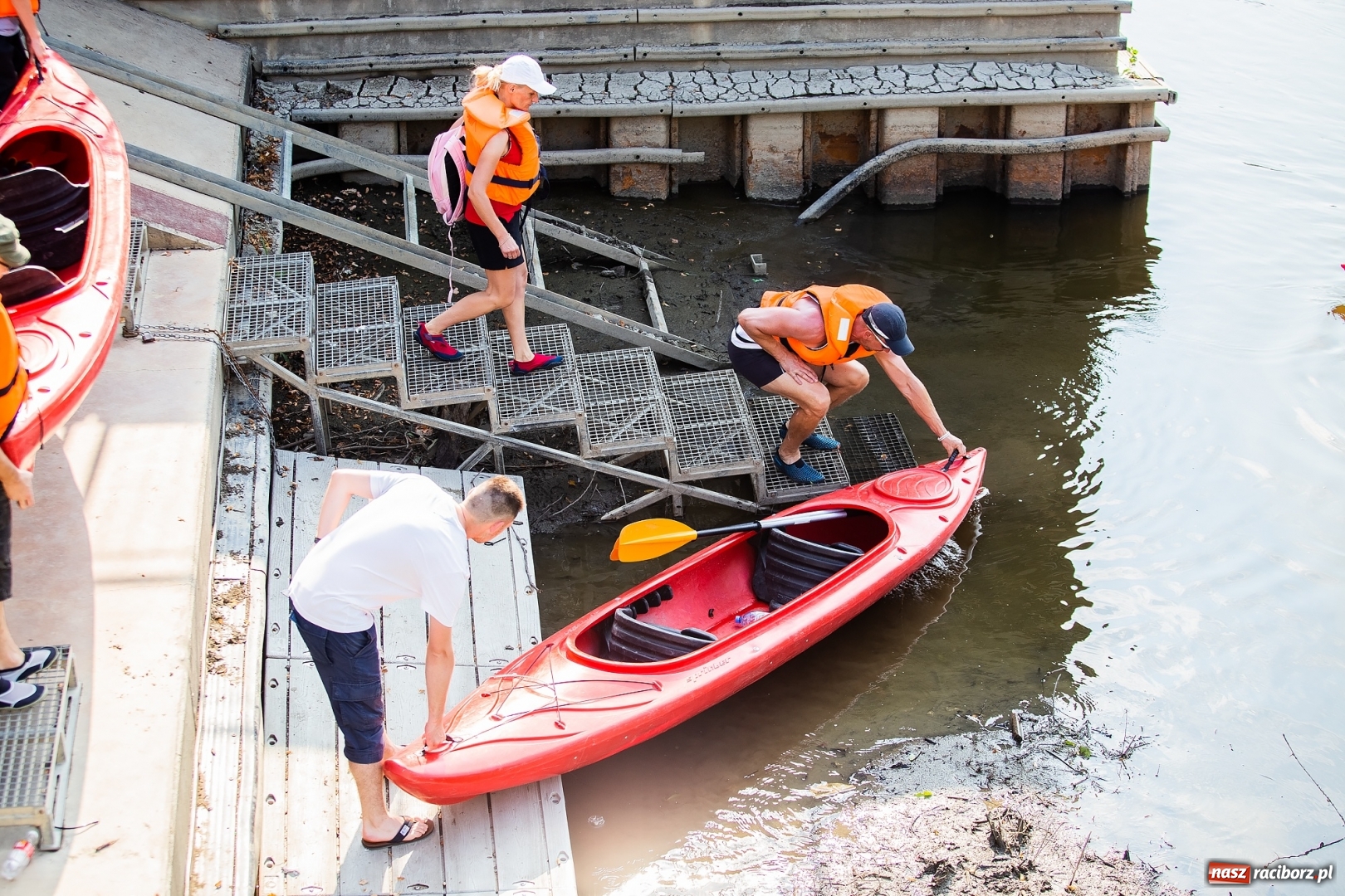 Zdjęcie w galerii na portalu naszraciborz.pl: Z nurtem Odry i w górę Ulgi, czyli spływ kajakowy Pętlą Diabeusza wiadomości z regionu