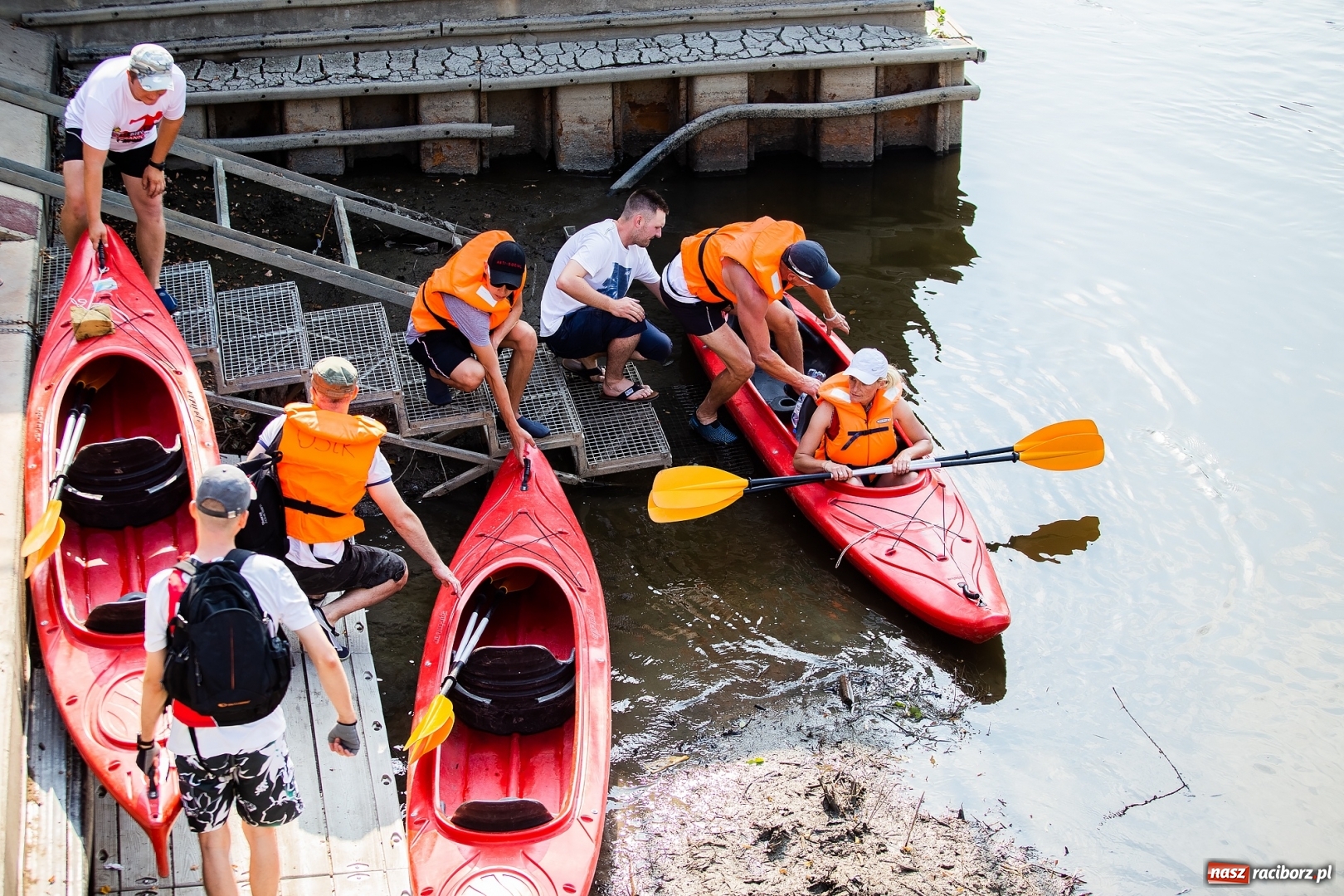 Zdjęcie w galerii na portalu naszraciborz.pl: Z nurtem Odry i w górę Ulgi, czyli spływ kajakowy Pętlą Diabeusza wiadomości z regionu