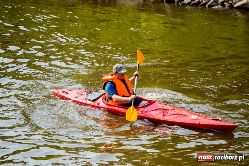Zdjęcie w galerii na portalu naszraciborz.pl: Z nurtem Odry i w górę Ulgi, czyli spływ kajakowy Pętlą Diabeusza wiadomości z regionu