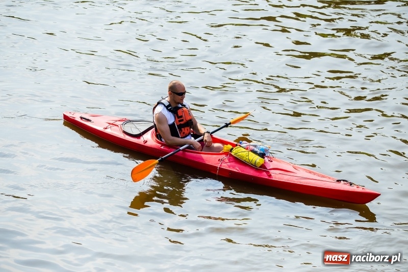 Zdjęcie w galerii na portalu naszraciborz.pl: Z nurtem Odry i w górę Ulgi, czyli spływ kajakowy Pętlą Diabeusza wiadomości z regionu