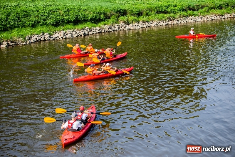 Zdjęcie w galerii na portalu naszraciborz.pl: Z nurtem Odry i w górę Ulgi, czyli spływ kajakowy Pętlą Diabeusza wiadomości z regionu